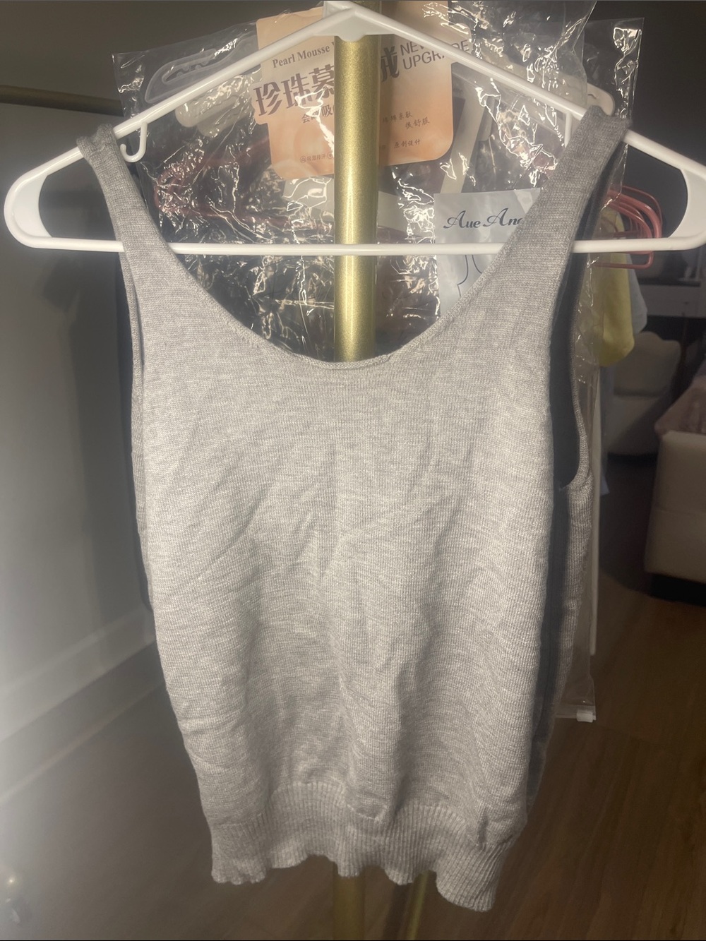 No Boundaries Gray Ribbed Scoop Neck Tank